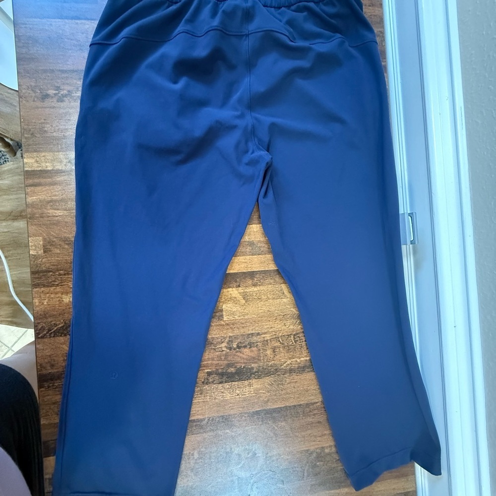 Lululemon On the Fly Crop 23" True Navy Pants Size 8 Straight leg - Picture 5 of 11